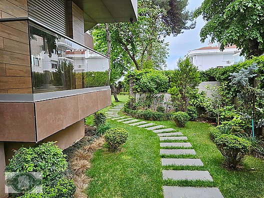 Caddebostan'da Satılık Geniş ve Modern 4+1 Daire | 180 m²