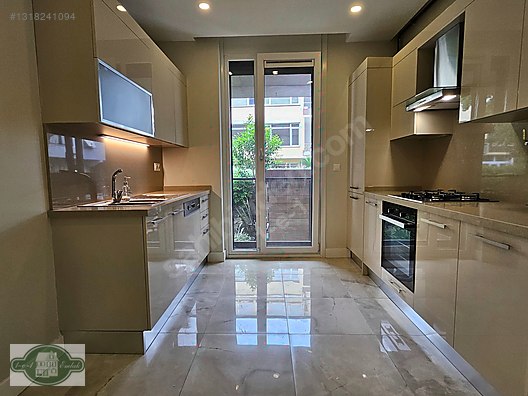 Caddebostan'da Satılık Geniş ve Modern 4+1 Daire | 180 m²