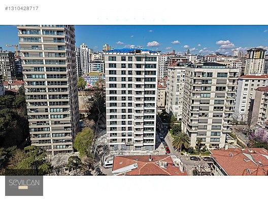 Caddebostan'da Panoramik Manzaralı, 250 m² Genişliğinde 4+1 Lüks Daire
