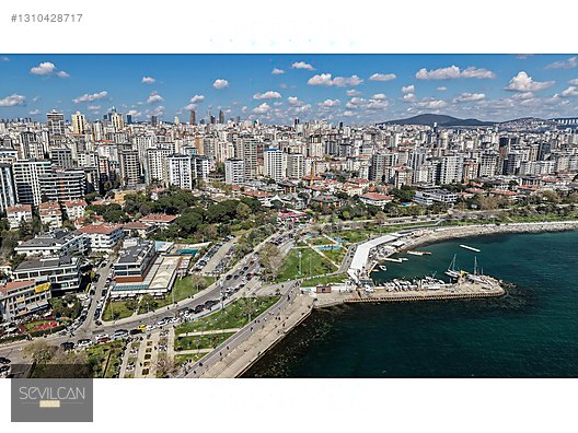 Caddebostan'da Panoramik Manzaralı, 250 m² Genişliğinde 4+1 Lüks Daire