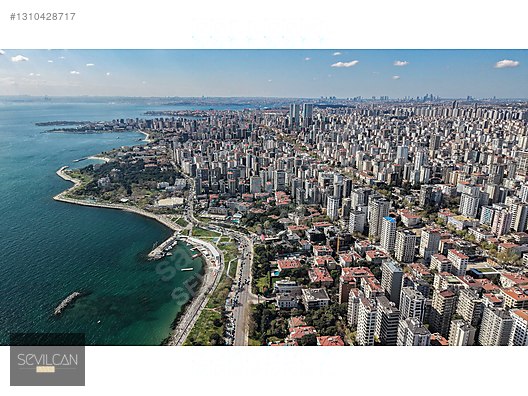 Caddebostan'da Panoramik Manzaralı, 250 m² Genişliğinde 4+1 Lüks Daire