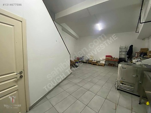 Beylikdüzü Adnan Kahveci'de 170 m² Satılık Dükkan