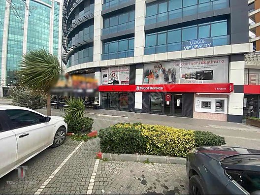 Beylikdüzü Adnan Kahveci'de 170 m² Satılık Dükkan