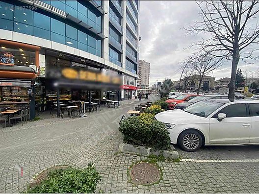 Beylikdüzü Adnan Kahveci'de 170 m² Satılık Dükkan