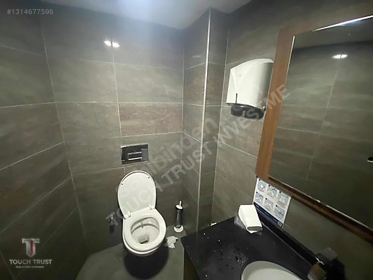 Beylikdüzü Adnan Kahveci'de 170 m² Satılık Dükkan