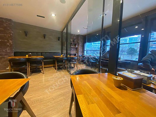 Beylikdüzü Adnan Kahveci'de 170 m² Satılık Dükkan