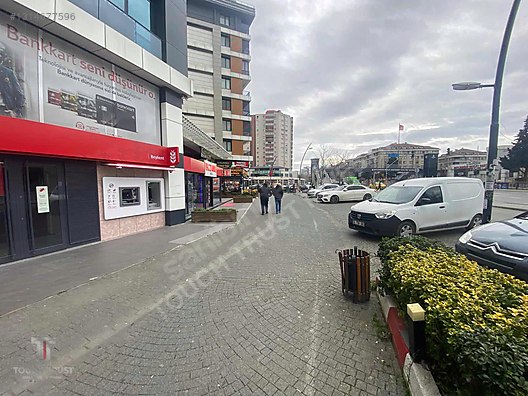 Beylikdüzü Adnan Kahveci'de 170 m² Satılık Dükkan
