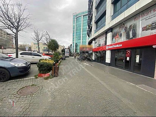 Beylikdüzü Adnan Kahveci'de 170 m² Satılık Dükkan