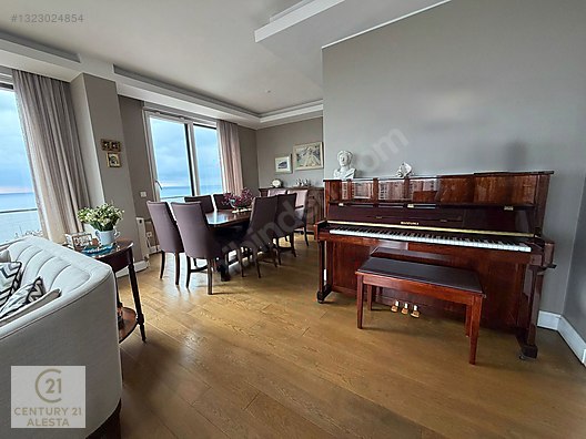 Caddebostan'da Panoramik Manzaralı, Geniş 5+1 Penthouse Daire