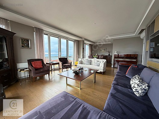 Caddebostan'da Panoramik Manzaralı, Geniş 5+1 Penthouse Daire