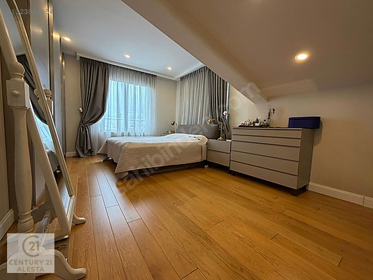 Caddebostan'da Panoramik Manzaralı, Geniş 5+1 Penthouse Daire