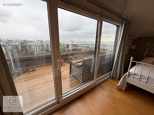 Caddebostan'da Panoramik Manzaralı, Geniş 5+1 Penthouse Daire