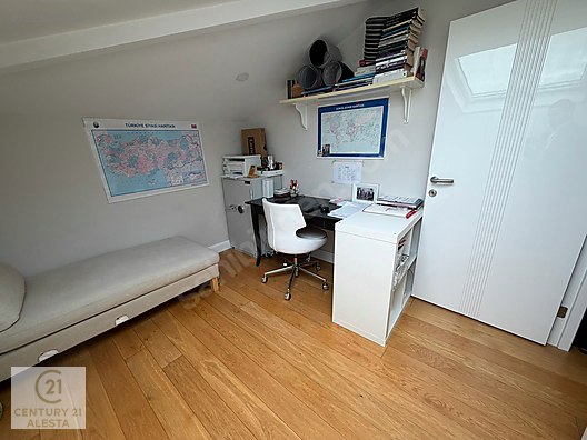 Caddebostan'da Panoramik Manzaralı, Geniş 5+1 Penthouse Daire