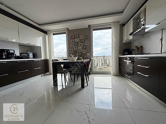 Caddebostan'da Panoramik Manzaralı, Geniş 5+1 Penthouse Daire