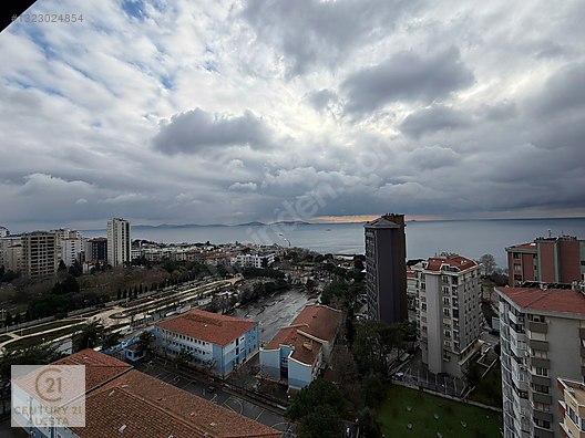 Caddebostan'da Panoramik Manzaralı, Geniş 5+1 Penthouse Daire