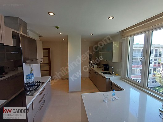 Caddebostan'da Satılık 280 m² Geniş ve Ferah 3+2 Daire