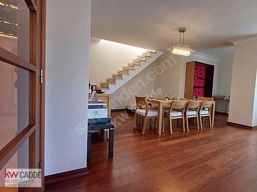 Caddebostan'da Satılık 280 m² Geniş ve Ferah 3+2 Daire
