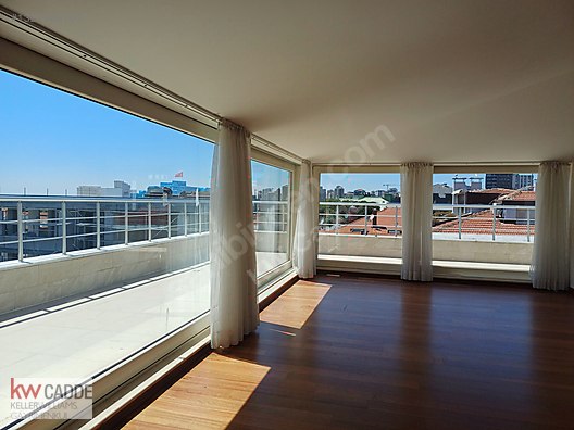 Caddebostan'da Satılık 280 m² Geniş ve Ferah 3+2 Daire