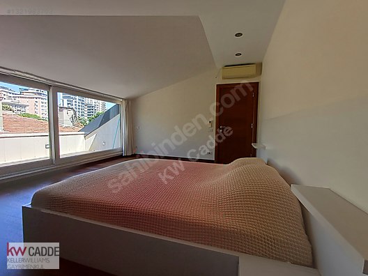 Caddebostan'da Satılık 280 m² Geniş ve Ferah 3+2 Daire