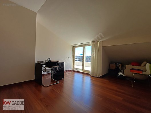Caddebostan'da Satılık 280 m² Geniş ve Ferah 3+2 Daire